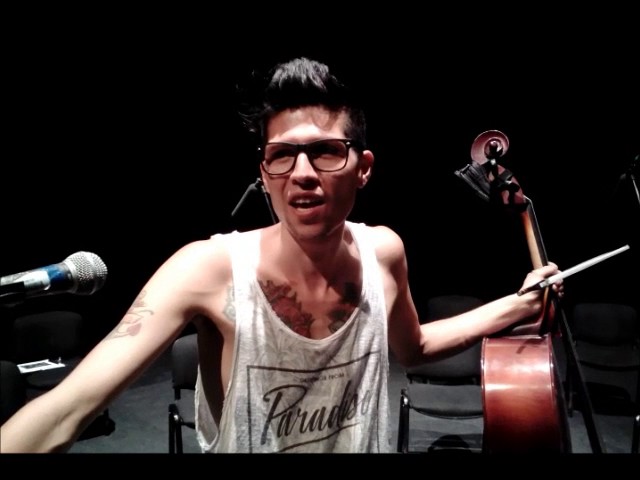 instrumento musical portugués de cuatro cuerdas