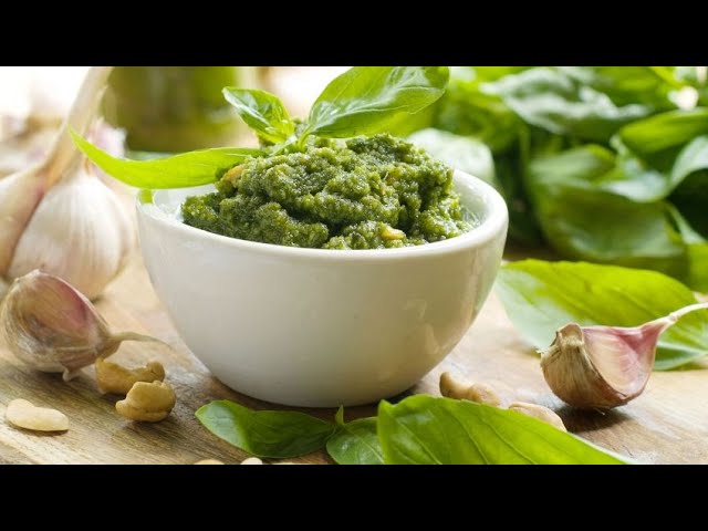 cómo se hace la salsa pesto