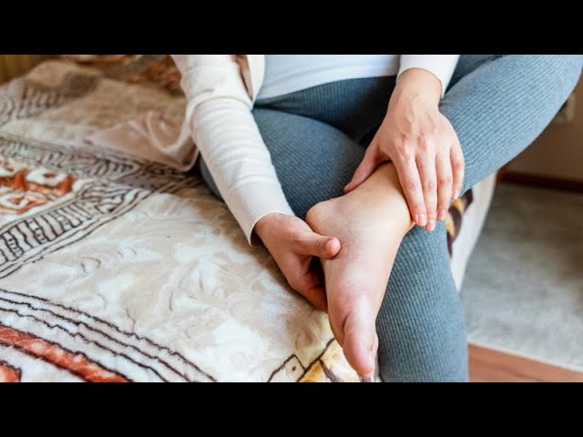 que significa que te pique el pie izquierdo