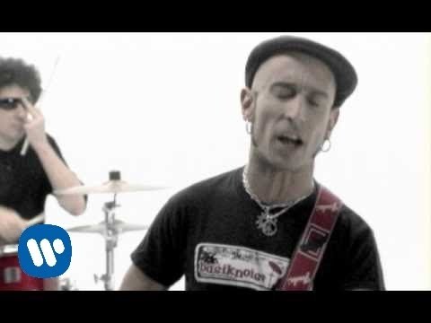 por la boca vive el pez significado