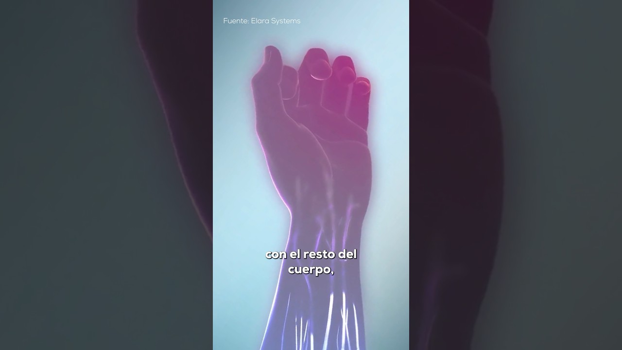 dormir con los brazos arriba de la cabeza